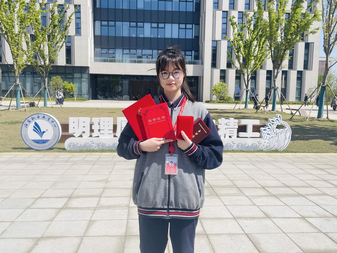 点赞！嘉兴高三女孩勇敢救人